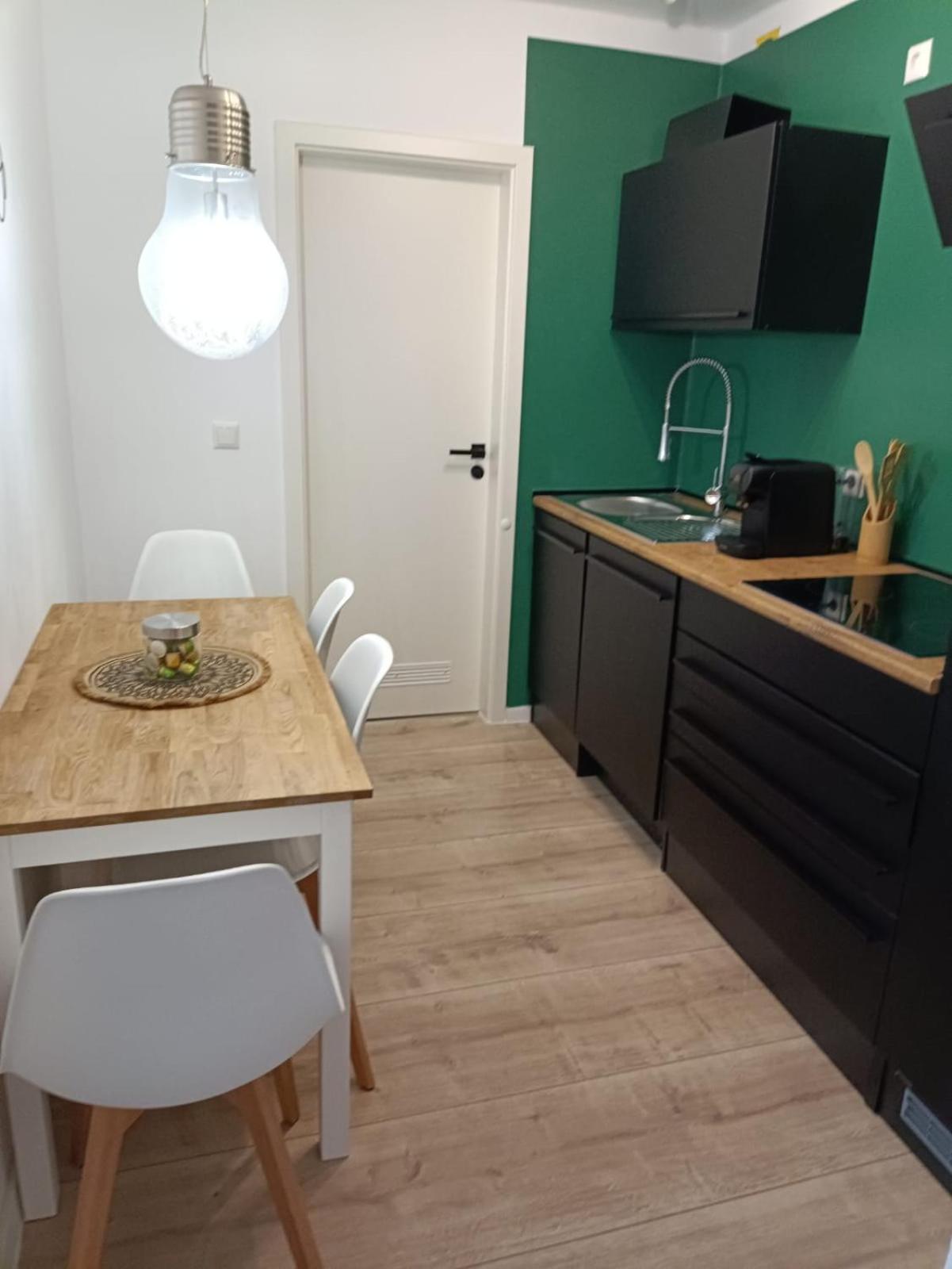 Ferienwohnung Enzian - Naehe Kapellplatz - Oeffentlicher Parkplatz - Aufzug Altötting Exteriör bild